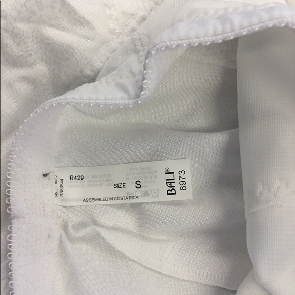 3 Bali Small White Brief Firm Control Shapers New 8973 - Picture 5 of 6